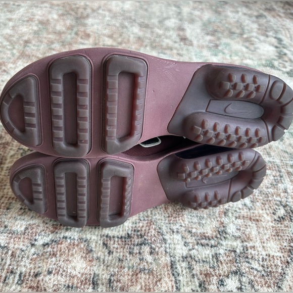 Nike Airquent Burgundy - Picture 6 of 8